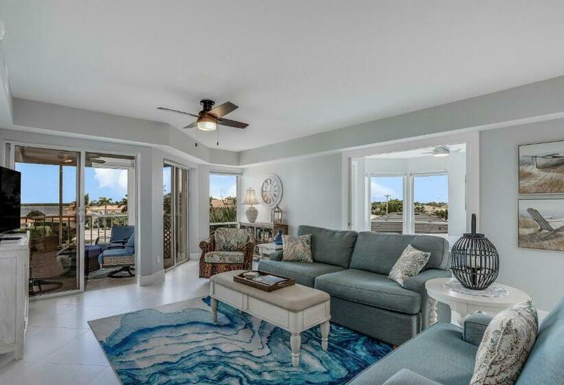 Hotel Canalside Charmer