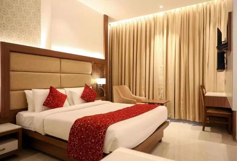 Hotelli Gurudev Grand