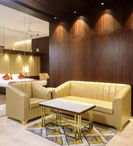 Hotelli Gurudev Grand