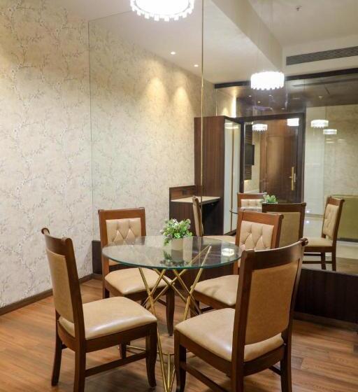 ホテル Gurudev Grand