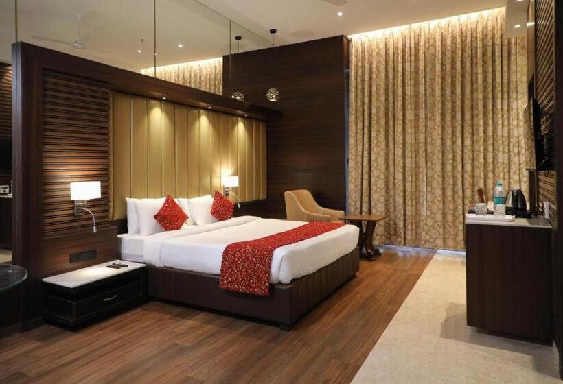 ホテル Gurudev Grand