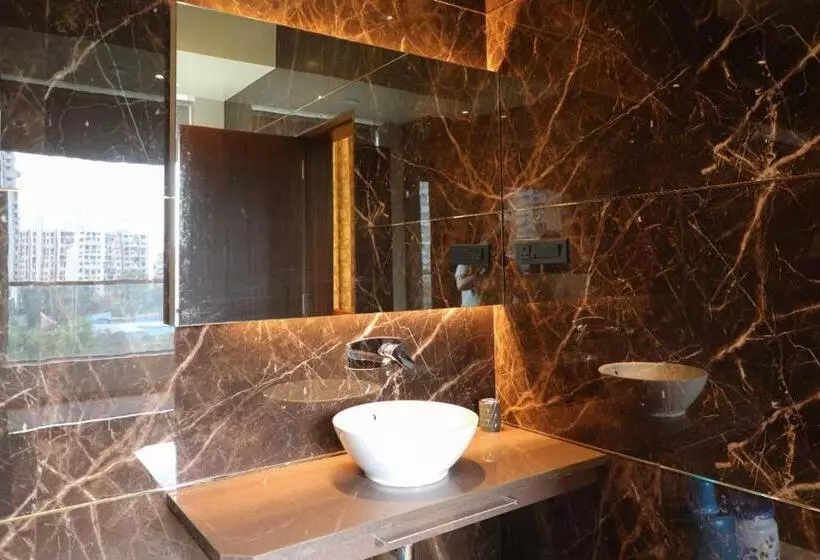 Hotelli Gurudev Grand