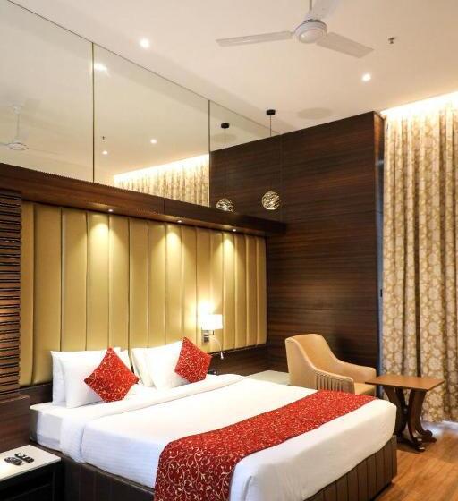 ホテル Gurudev Grand