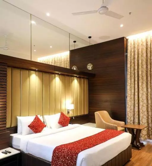 Hotelli Gurudev Grand