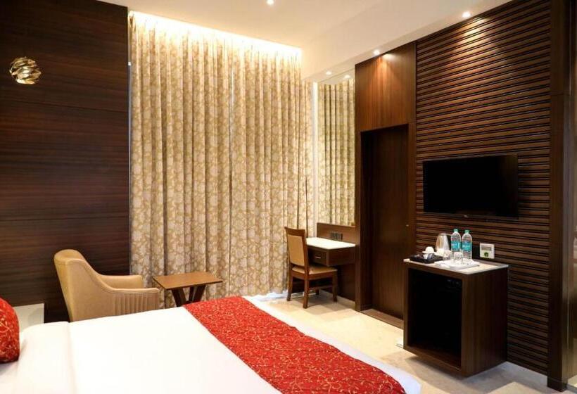 ホテル Gurudev Grand