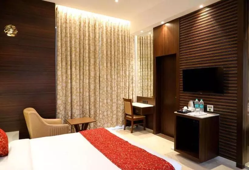 Hotelli Gurudev Grand