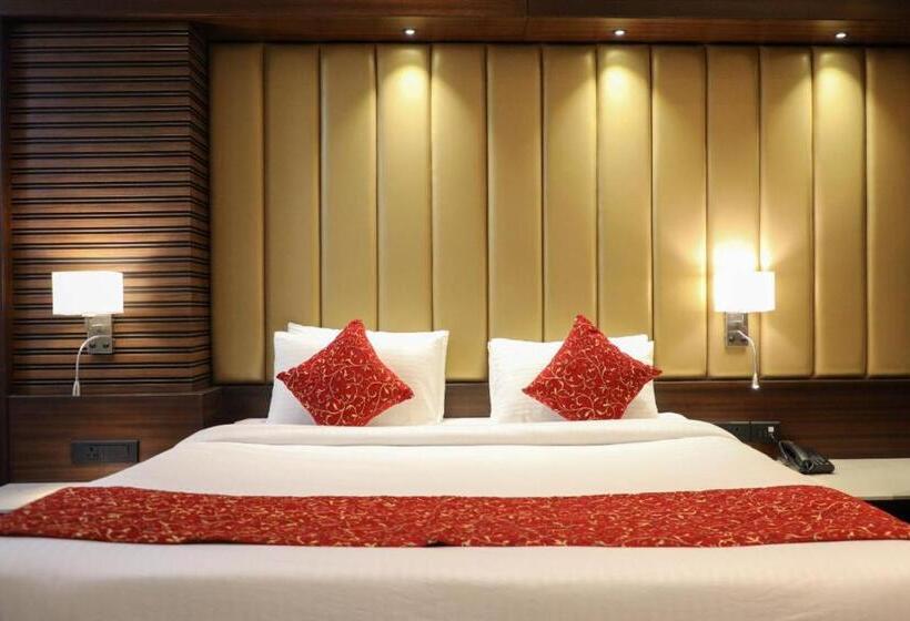 ホテル Gurudev Grand