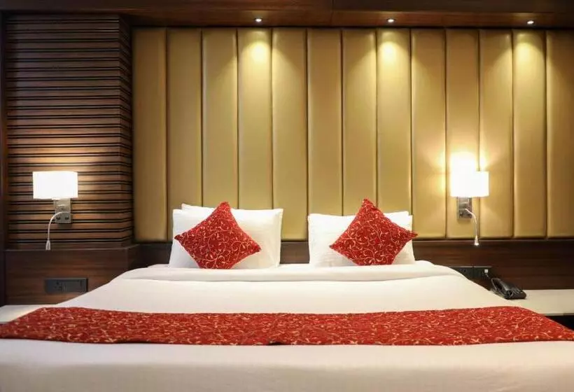 Hotelli Gurudev Grand