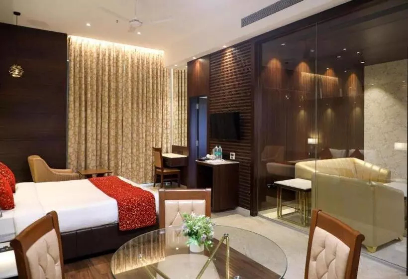 Hotelli Gurudev Grand