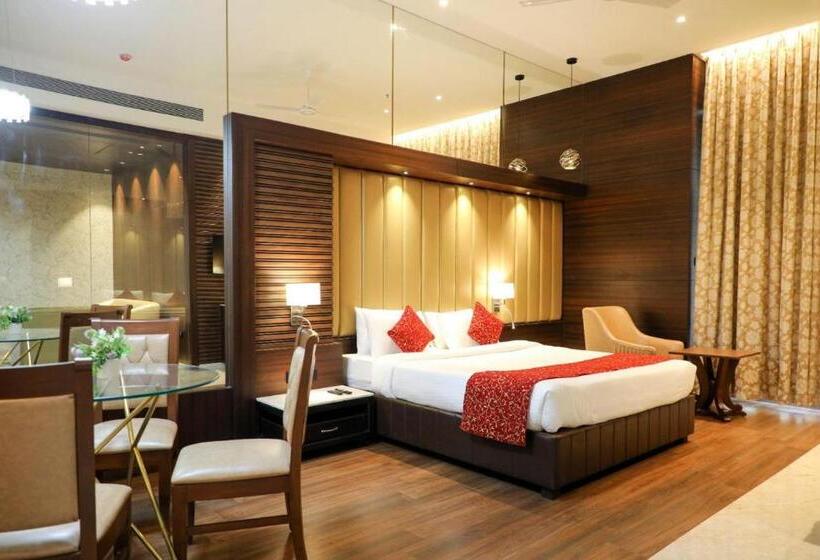 ホテル Gurudev Grand