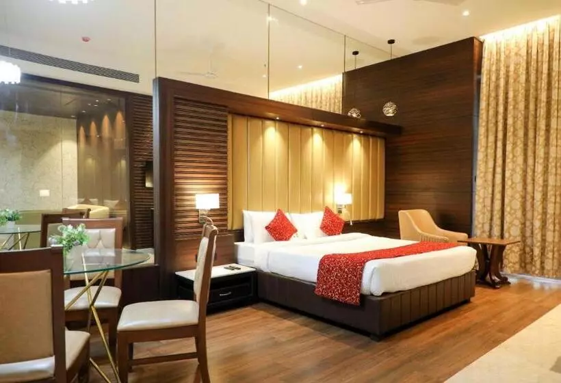 Hotelli Gurudev Grand