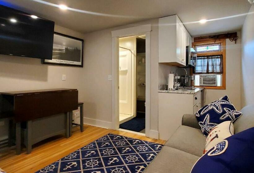 בית מלון כפרי Nautical Daze Studio