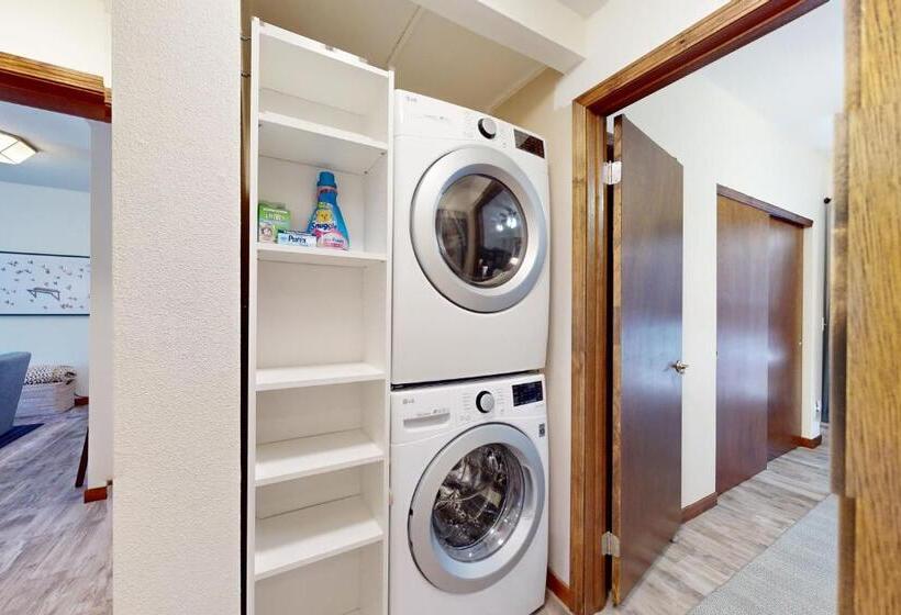 هتل Sunriver E102