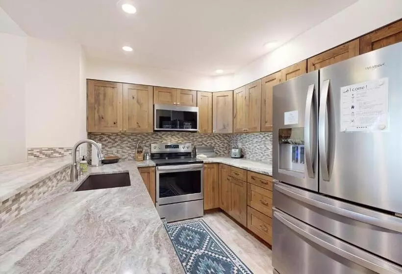هتل Sunriver E102