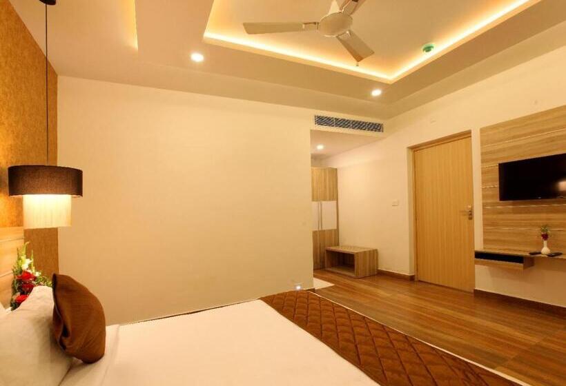 فندق Veliyil Castles