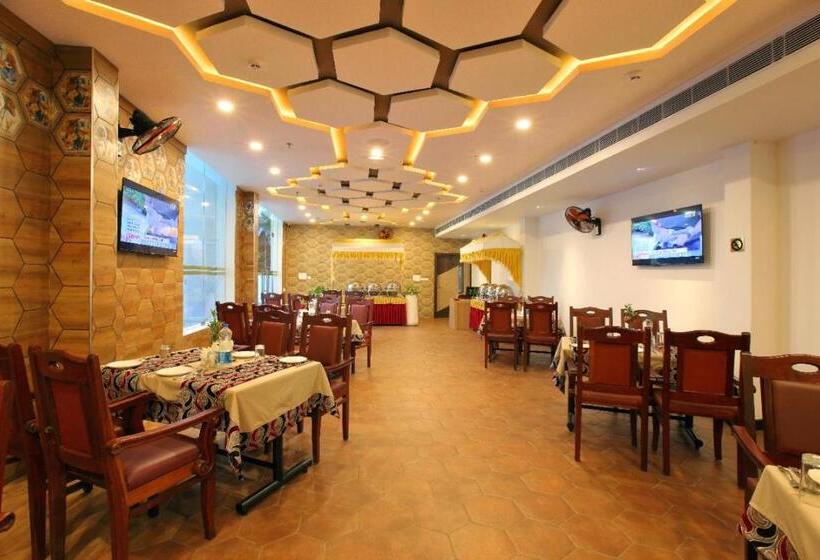 فندق Veliyil Castles