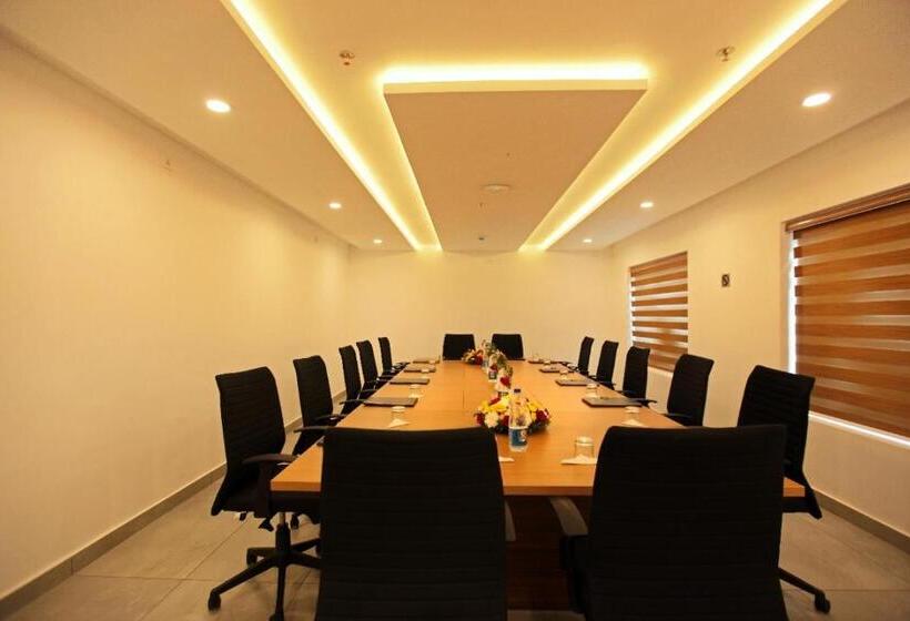 فندق Veliyil Castles