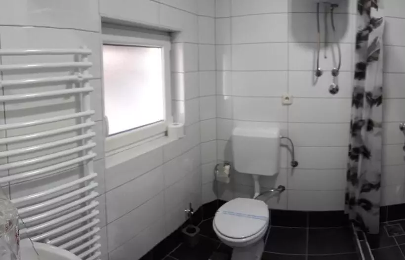 پانسیون Apartments&rooms Mido