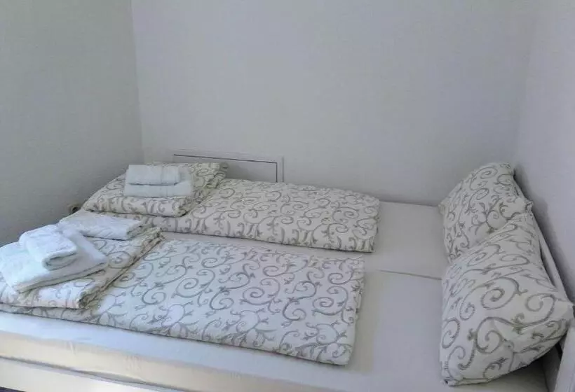 پانسیون Apartments&rooms Mido