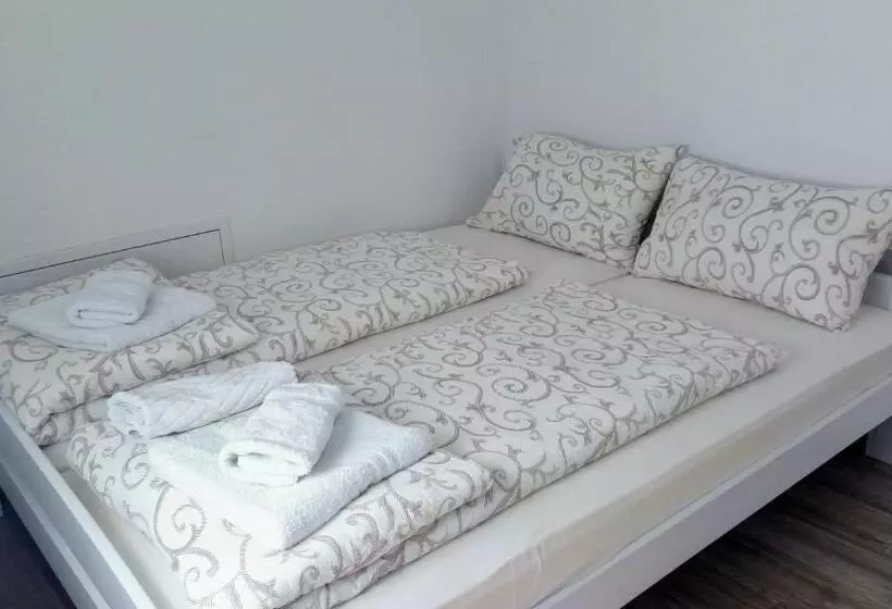 پانسیون Apartments&rooms Mido