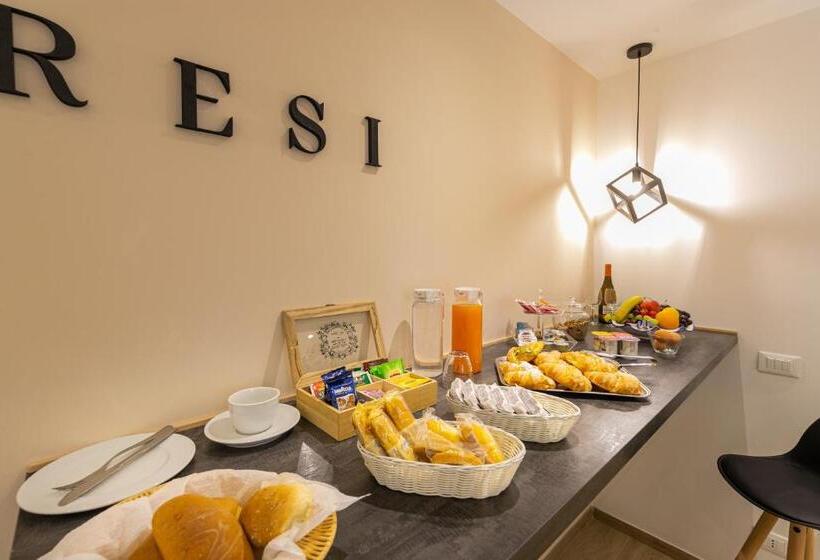 پانسیون Coresi Rooms