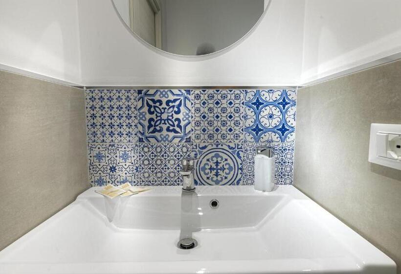 پانسیون Coresi Rooms