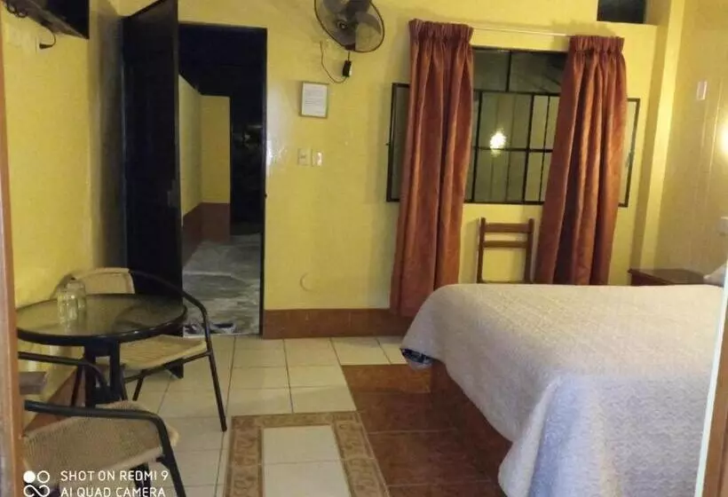ペンション Motel Sahara Suites