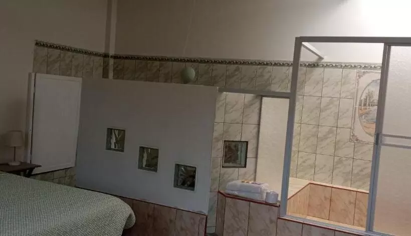 ペンション Motel Sahara Suites