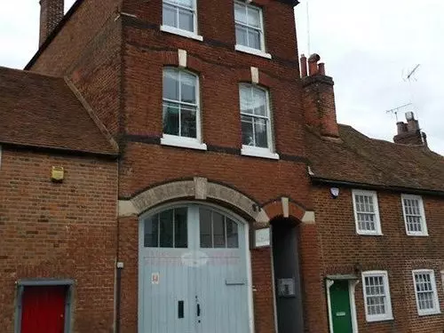 تختخواب و صبحانه The Arthouse