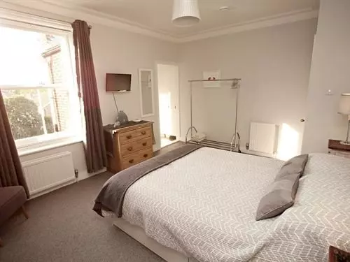 تختخواب و صبحانه The Arthouse