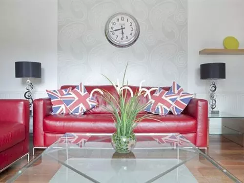 تختخواب و صبحانه The Arthouse