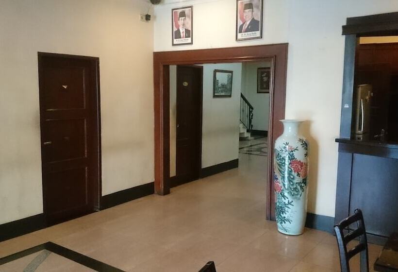 בית מלון כפרי Citi International Palang Merah