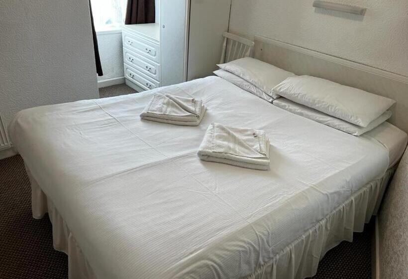 בית מלון כפרי Delton