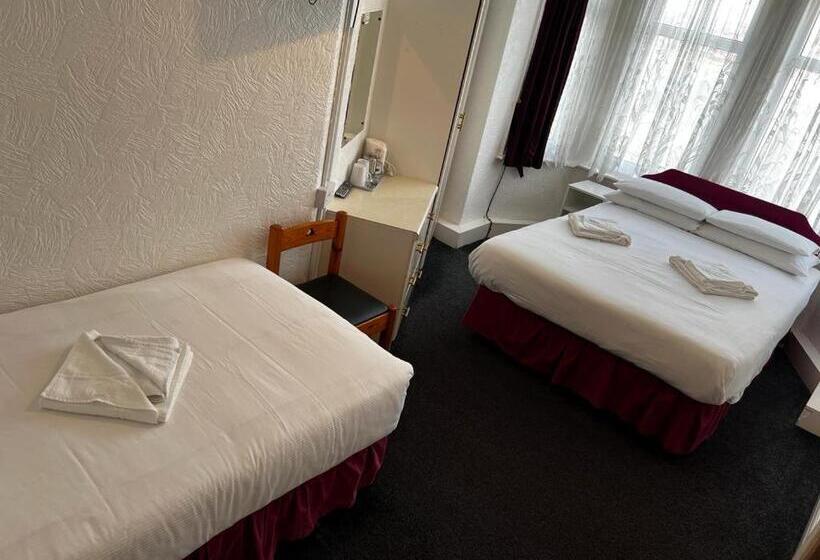 בית מלון כפרי Delton