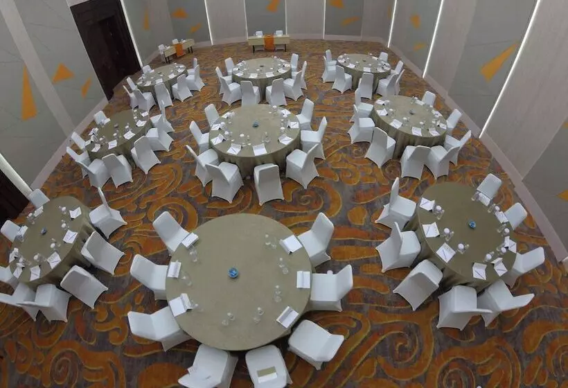 Harris Hotel & Conventions Ciumbuleuit Bandung