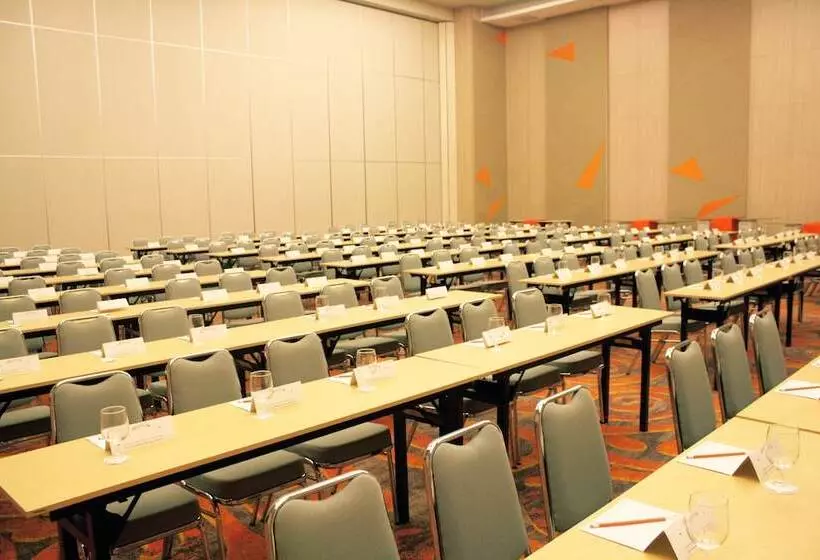 Harris Hotel & Conventions Ciumbuleuit Bandung