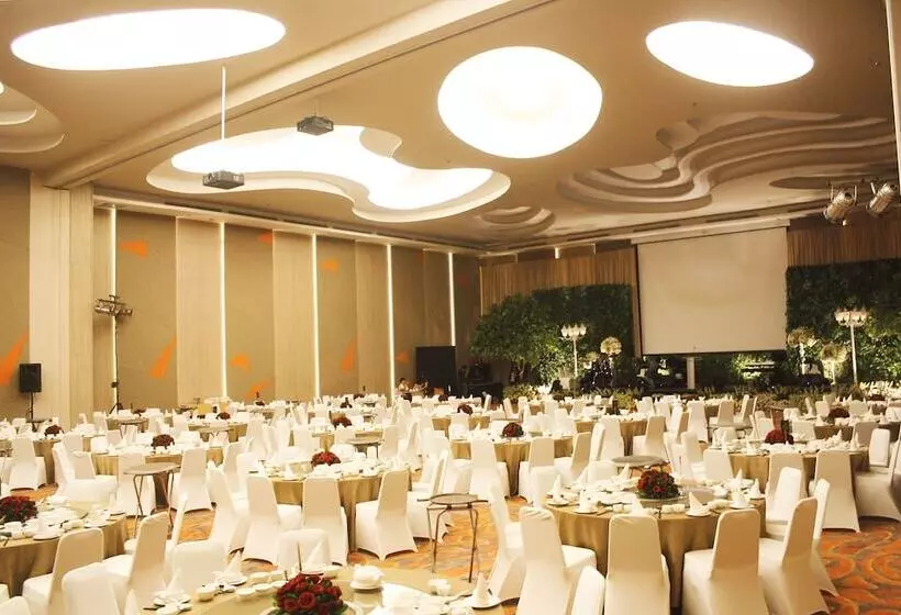 Harris Hotel & Conventions Ciumbuleuit Bandung