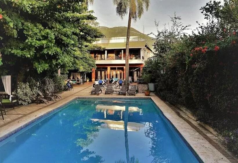 هتل Hôtel Du Roi Christophe