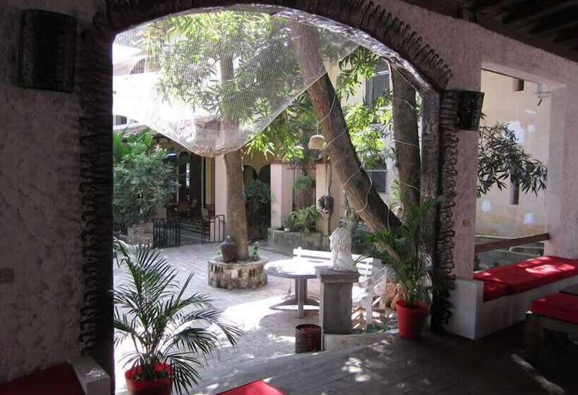 هتل Hôtel Du Roi Christophe