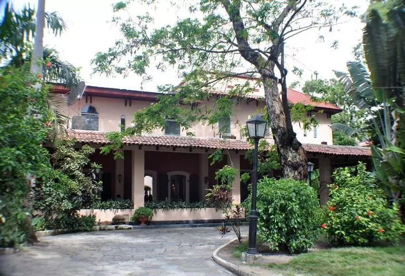 هتل Hôtel Du Roi Christophe