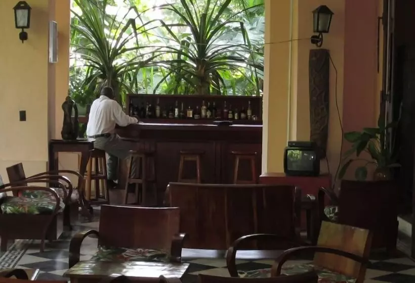 هتل Hôtel Du Roi Christophe