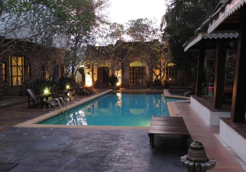 فندق Keereeta Resort