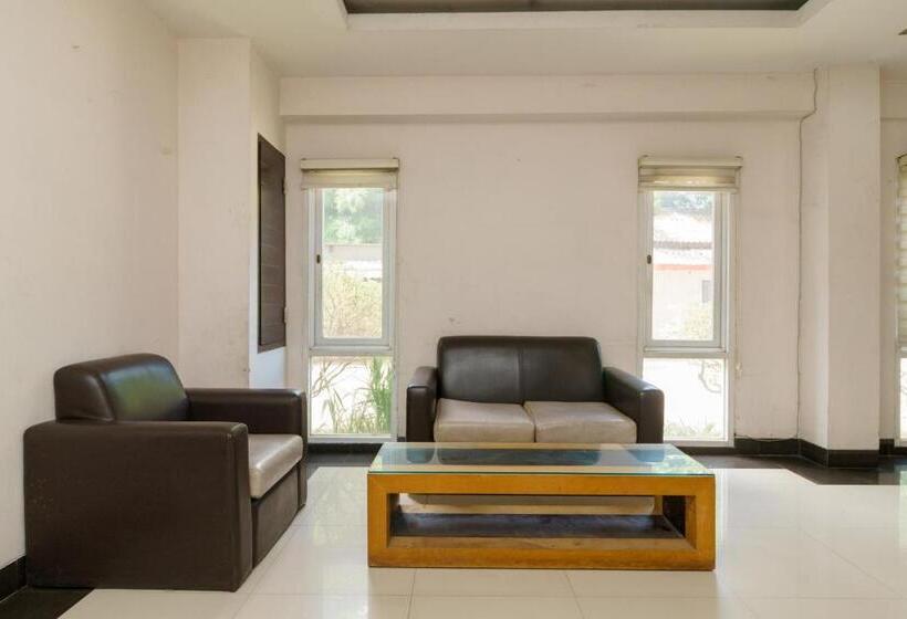 בית מלון כפרי Reddoorz @ Cikarang 2