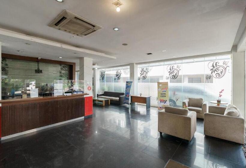 בית מלון כפרי Reddoorz @ Cikarang 2