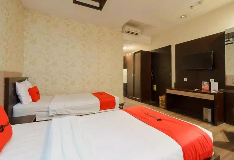 Hotelli Reddoorz @ Cikarang 2