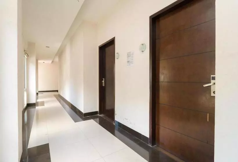 Hotelli Reddoorz @ Cikarang 2