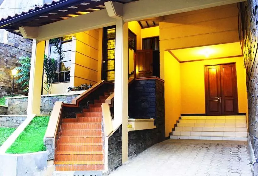 پانسیون De Orange Pasteur Guest House By Houseinbandung