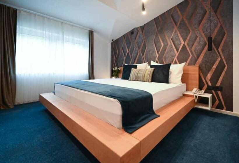 هتل Borovi Forest Resort & Spa