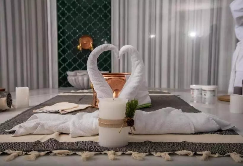 هتل Borovi Forest Resort & Spa