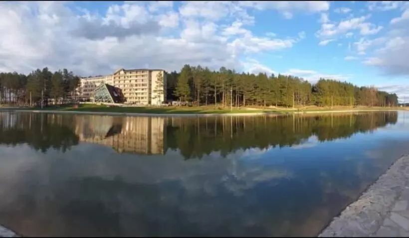 هتل Borovi Forest Resort & Spa